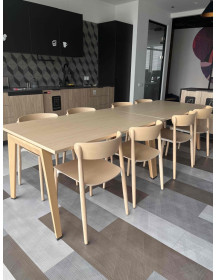 Used Steelcase B-Free Table – Functionality and Elegance in the Workplace