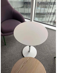 Used Adjustable Rotating PIX Table by Arper, White