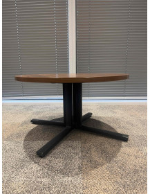 Uzywany-stolik-kawowy-drewnopodobny-blat-srednica-75cm-zerowastedesign-Warszawa