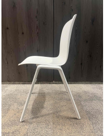 Uzywane-krzeslo-biurowe-konferencyjne-Steelcase-Cavatina-biale-zerowaste-design-outlet