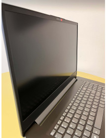 Używany Lenovo V17 G2 ITL z procesorem Intel i3 11. generacji, 16 GB RAM i dyskiem SSD 256 GB.