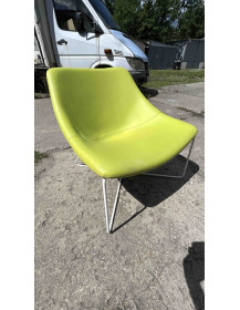 Used NOTI Mishell Lounge Chair – Green