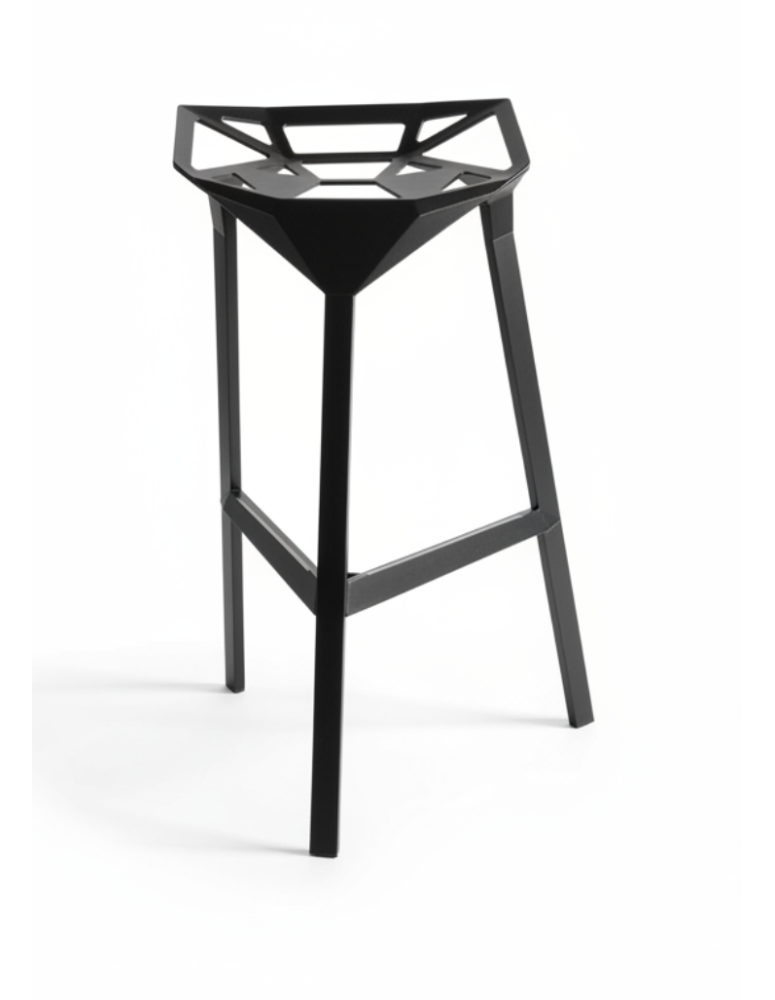 Uzywany-hoker-MAGIS-Stool-One-czarny-geometryczny-zerowastedesign-outlet-meblowy-warszawa