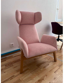 Used Marina Designer High-Back Armchair by Noti – Pink Upholstery, Wooden Legs
