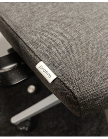 Used Profim Raya 21 office chair – ergonomic, swivel, black