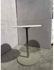 Used Small Round Table Ø 60 cm – White Top, Silver Stable Leg