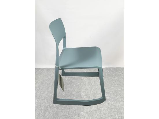 大勧め Krzesło Tip Ton Vitra jasne błękitne | Outlet Zero Waste Design 椅子