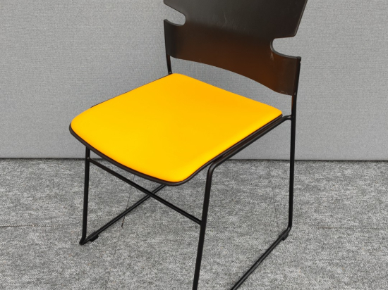 Krzesło Materia żółte