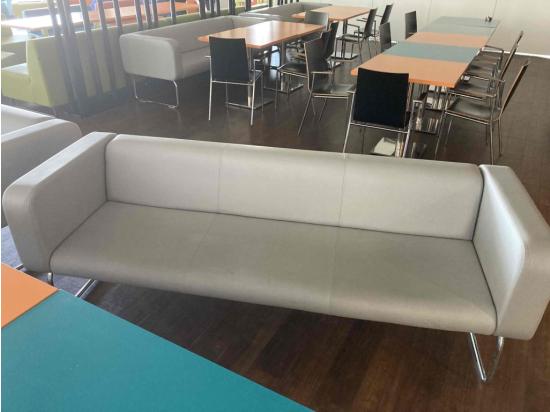 Sofa szara z podłokietnikami