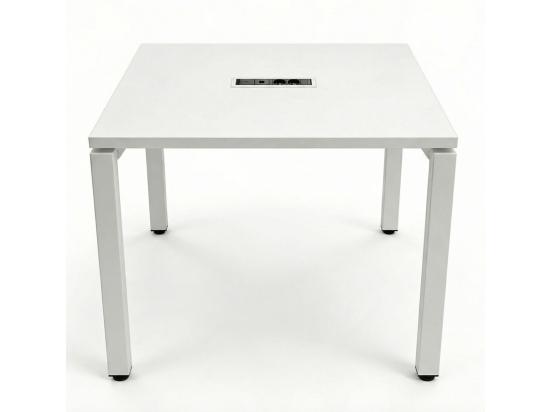 Używany stół kwadratowy 80×80×74 cm biały, z mediaportem, 4 białe nogi