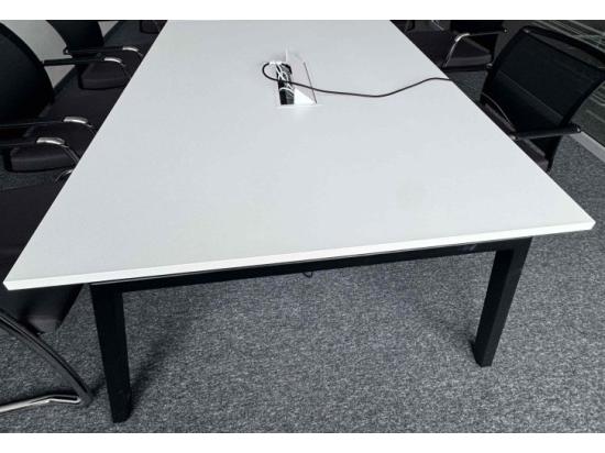Stół konferencyjny z mediaportem 140x120 biały