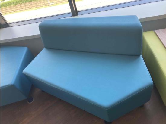 Sofa niebieska 138 x 83 fotel