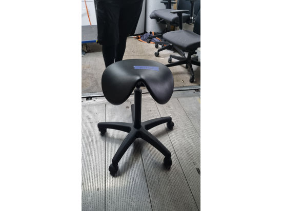 Krzesło tpyu koziołek