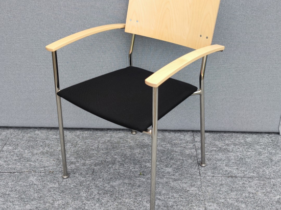 Krzesło ISKU z podłokietnikami