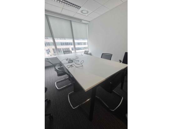 Stół konferencyjny bez media portu 280x100 biały