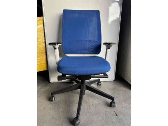 Fotel biurowy Steelcase P466_WORK_1 niebieski