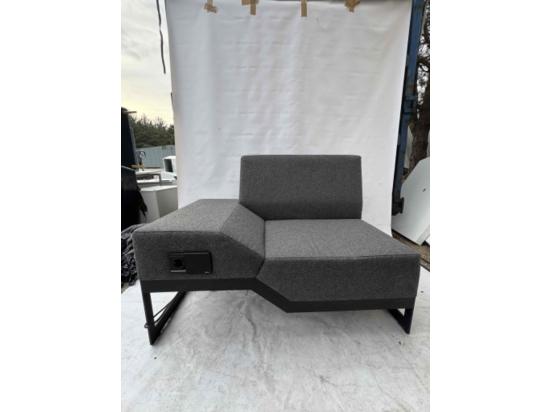 Używana sofa Belong Vank lewa, szara, z gniazdkiem