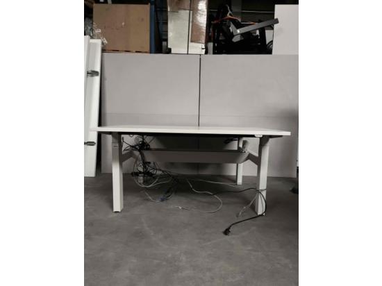 Używane biurko elektryczne 120cm Steelcase Up&Down Bench białe, regulowana wysokość