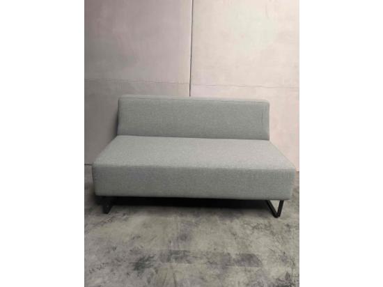 Używana sofa Riverbend Haworth szara, 2-osobowa