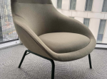 Używany fotel Always Lounge Chair marki Naughtone zielone