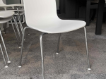 Używane krzesło kuchenne HAL Vitra białe sztaplowane