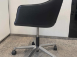 Używane krzesło na kółkach Softshell Vitra czarne