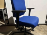 Używane obrotowe krzesło biurowe JUST EVO OPERATOR granatowe indygo, Dauphin