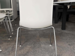 Używane krzesło kuchenne HAL Vitra białe sztaplowane