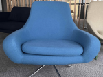 Używany fotel Noomi Softline granatowy obrotowy
