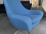 Używany fotel Noomi Softline granatowy obrotowy