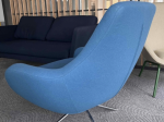 Używany fotel Noomi Softline granatowy obrotowy