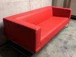 Używana sofa Tritos NOTI 3-osobowa, czerwona, na płozach
