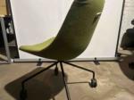 Używane krzesło konferencyjne Noti Mishell na kółkach, zielona tapicerka