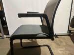 krzesło Używane krzesło konferencyjne Steelcase Eastside na płozach
