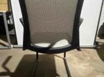 krzesło Używane krzesło konferencyjne Steelcase Eastside na płozach