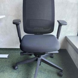 Fotel biurowy czarny Steelcase Reply Air