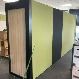 Ścianki wygłuszające zielone z przeszkleniem U