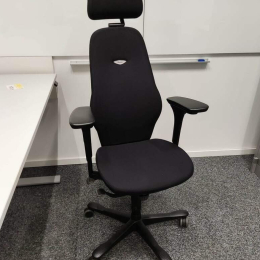 Fotel biurowy ergonomiczny Plus 6784 z zagłówkiem | Kinnarps