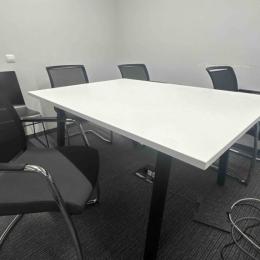 Stół konferencyjny biały 140x100 bez miediaportu