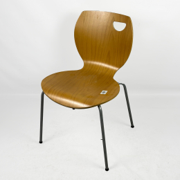 Krzesło z płyty drewnopodobnej