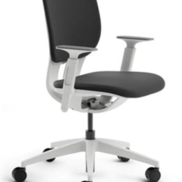 Używany fotel LIM Less Is More biała baza, szara tapicerka