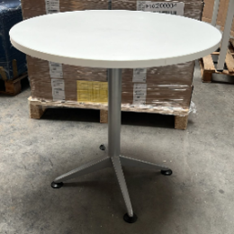 Stół okrągły na jednej nodze