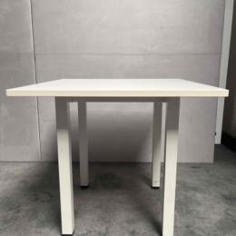 Używany stół kwadratowy 80x80 cm, biały, wysokość 73 cm