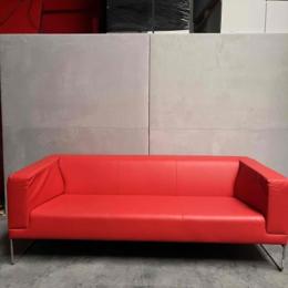 Używana sofa Tritos NOTI 3-osobowa, czerwona, na płozach