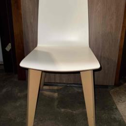 Używane krzesło Vank Krak kuchenne białe