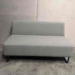 Używana sofa Riverbend Haworth szara, 2-osobowa