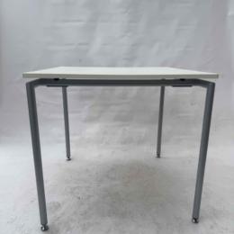 Używany stół kwadratowy Profim biały 80x90