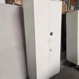 Używana szafa ubraniowa biała, 80 × 42 × 188 cm